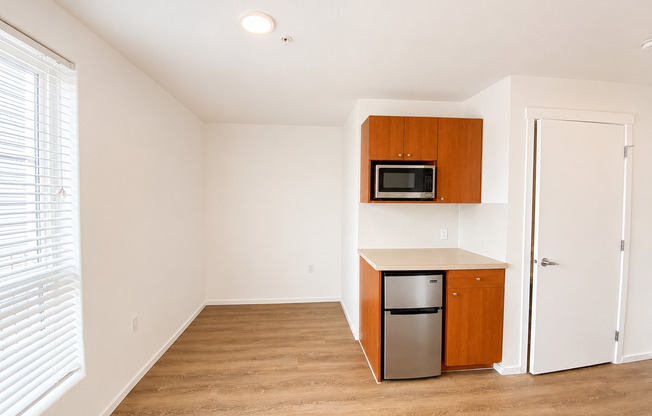 Studio, 1 bath, 189 sqft, $1,250, Unit 3204