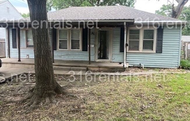 $1025 - 3 bedroom / 1.5 bathroom - Single Family Home
