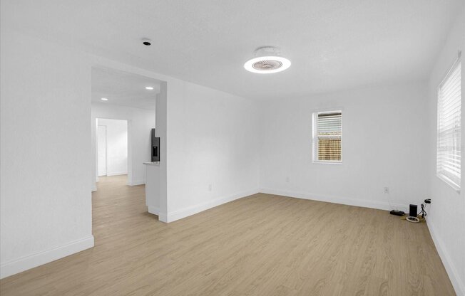 812 W MILLER ST