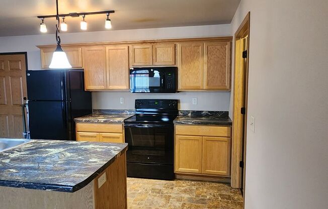 2 beds, 1 bath, 986 sqft, $1,375, Unit 215