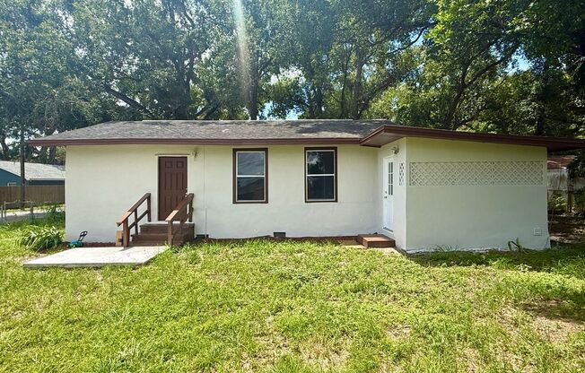Beautiful 3/2 on Large Lot!