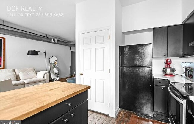 36 STRAWBERRY ST