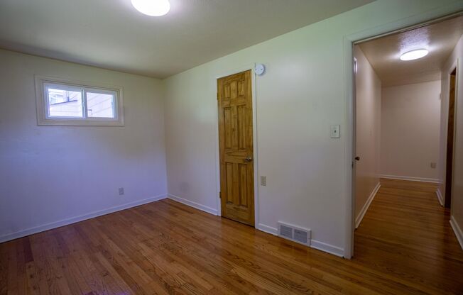 3 beds, 1 bath, $1,400, Unit Westcott 91264.1