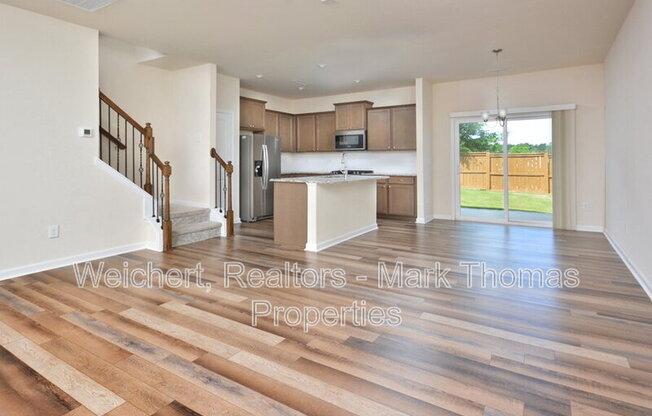 409 VASSAR DR