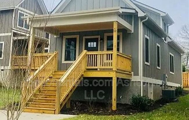 12 CEDAR ST