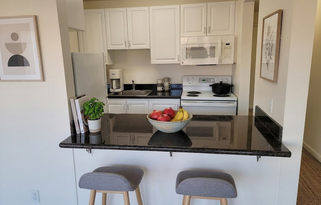 2 beds, 1 bath, 859 sqft, $2,795, Unit C-302