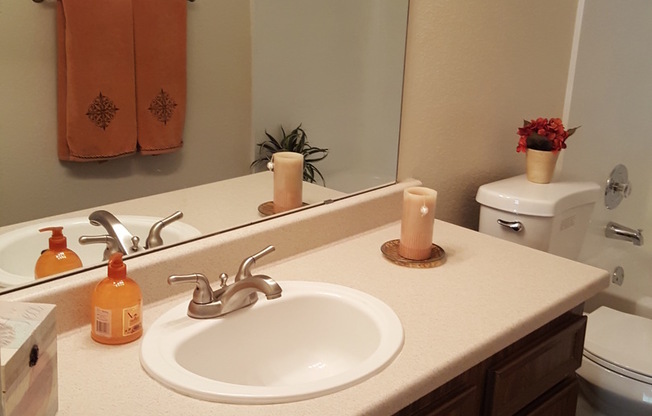2 beds, 1 bath, 969 sqft, $1,565, Unit 121