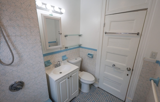 3 beds, 1 bath, 1,100 sqft, $2,850, Unit 2