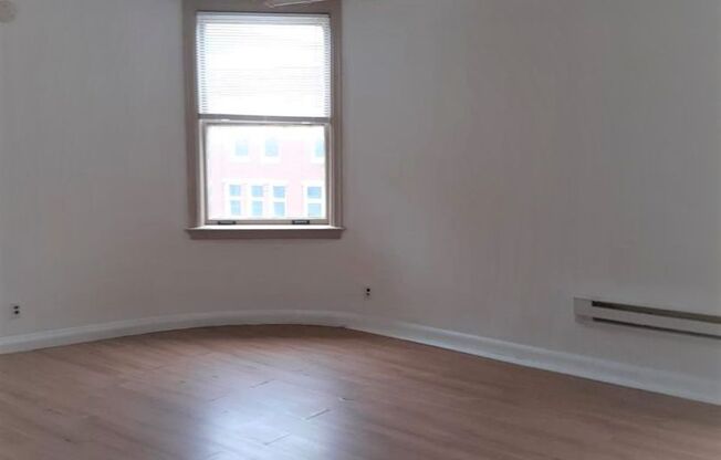 Studio, 1 bath, 150 sqft, $550, Unit 304
