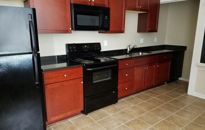 1 bed, 1 bath, 590 sqft, $1,000, Unit Apt 303