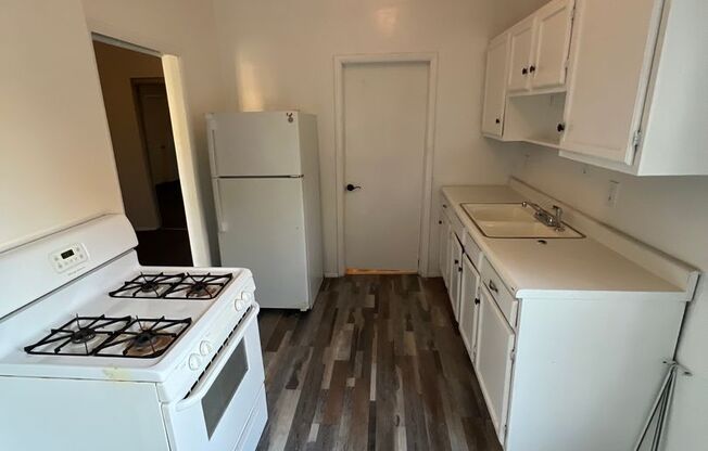 16102 Parkgrove