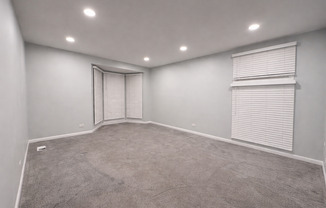 3359 S Indiana Avenue