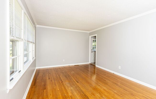 Charming 2-Bed, 1-Bath House in Prime South Knoxville | Walk to Breweries, Restaurants & Waterfront