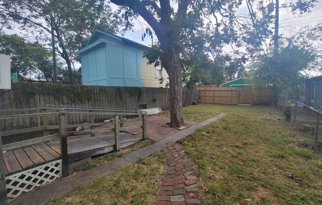 3 beds, 1 bath, $1,700