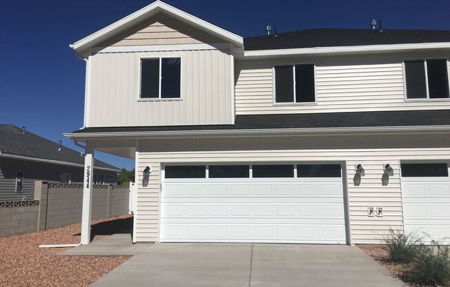 3 beds, 2.5 baths, $1,495