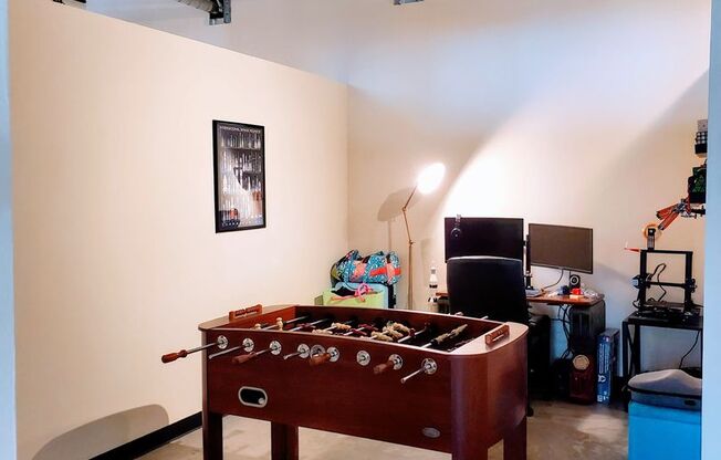 2 beds, 1 bath, 960 sqft, $1,450, Unit 212