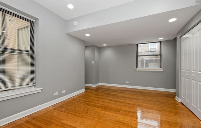 3 beds, 1 bath, $1,595, Unit 6156-1D