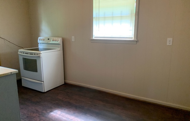 2 beds, 1 bath, $775