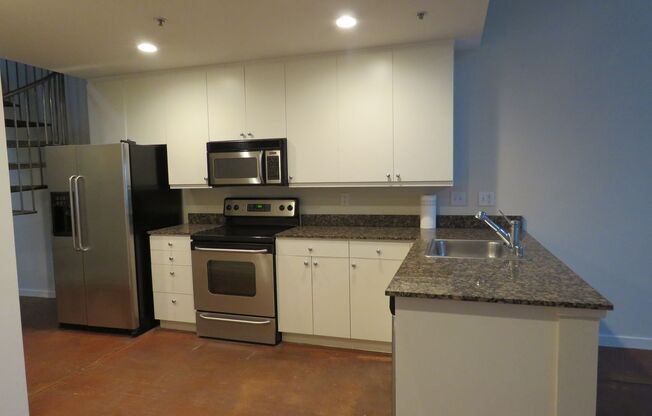 1 bed, 2 baths, $3,600, Unit #203