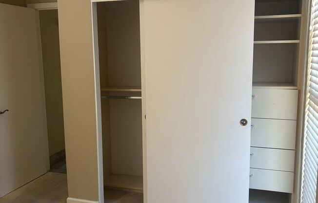Lovely, 2 Bedroom 1.5 bath townhome nestled in the great town of Livermore.