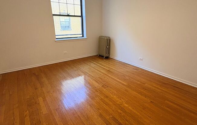 2 beds, 1 bath, 672 sqft, $1,165, Unit CA 133-2E