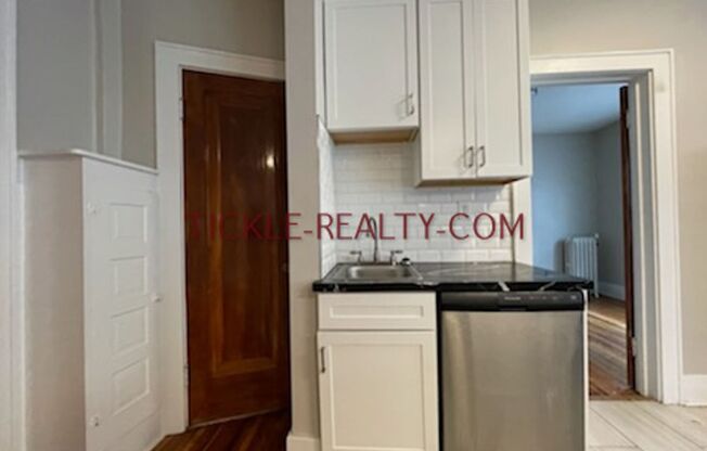 1 bed, 1 bath, $1,250, Unit D203