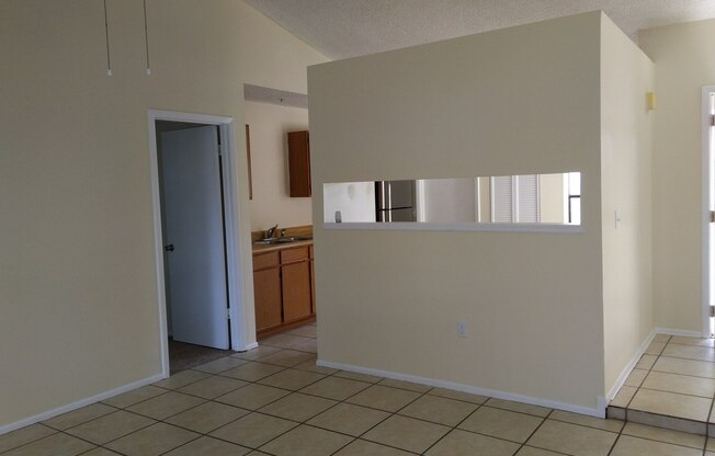3 BED/ 2 BATH HOME IN DELTONA!