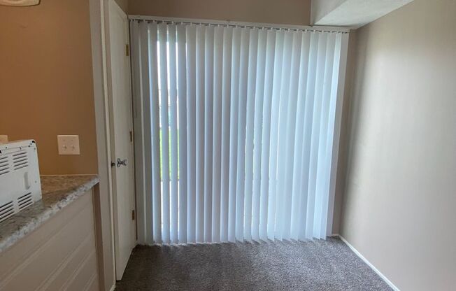 2 beds, 1 bath, 869 sqft, $1,139, Unit 12723T