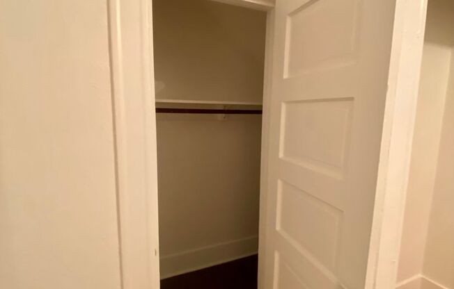 Studio, 1 bath, 400 sqft, $1,149, Unit 207