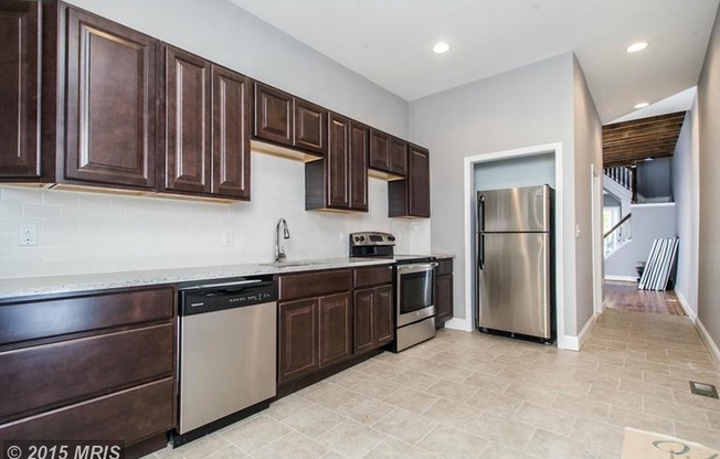 2025/2026 MICA off-campus 4bd/2.5ba in Bolton Hill w/ CAC & W/D! Available now!