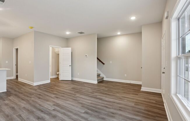 4 beds, 3 baths, 1,425 sqft, $1,795, Unit 201