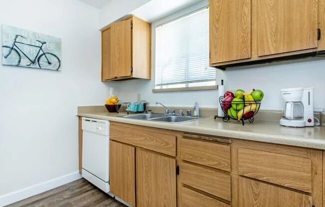 2 beds, 1 bath, 850 sqft, $1,350, Unit 331