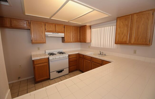 NORTHWEST - 2 STORY HOME - 4 BEDROOMS