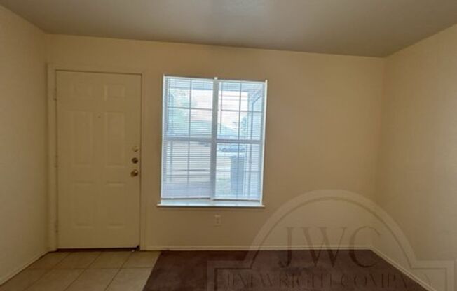 3 beds, 2 baths, $875, Unit 3307 Toledo Unit A