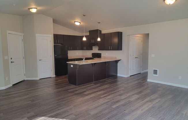 2 beds, 2 baths, 1,040 sqft, $1,650, Unit 1510 Unit #300