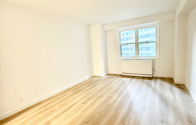 1 bed, 1.5 baths, $6,000, Unit 8A