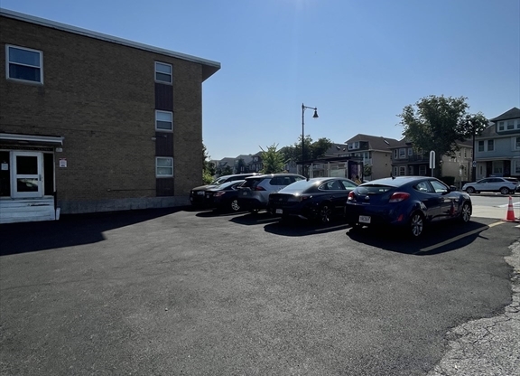 Studio, 1 bath, 375 sqft, $1,950, Unit 207