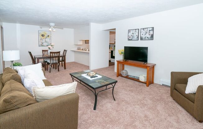 Bright Living Room With Television at Kuder Estates Apartments, MRD Conventional, Warsaw, IN, 46582