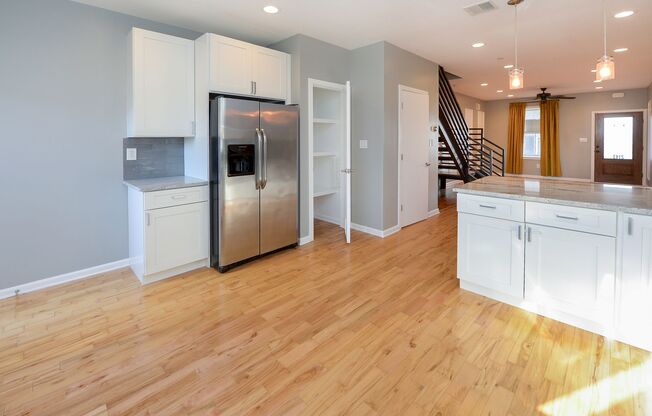 2142 E Arizona St