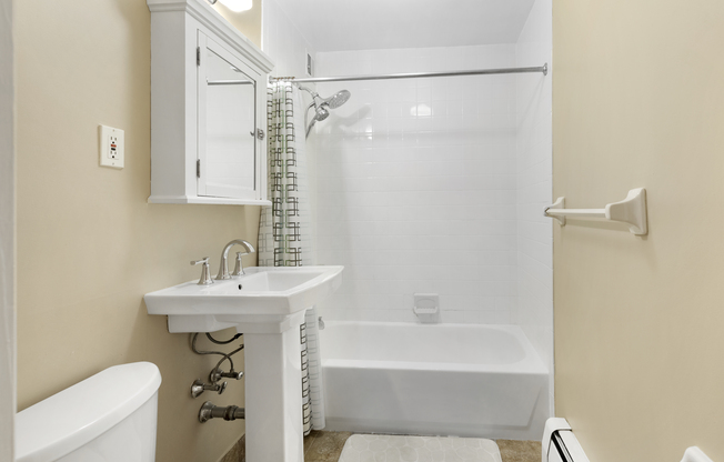 126 W 132 ST