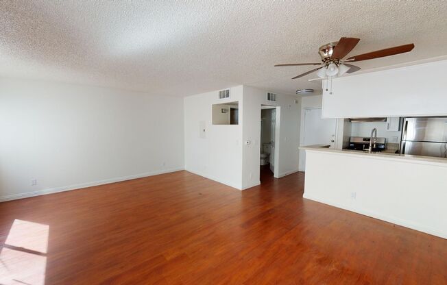 Studio, 1 bath, 450 sqft, $1,787, Unit 216