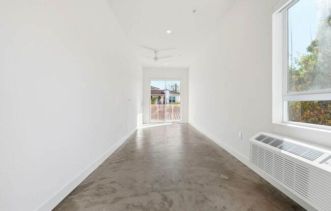 Studio, 1 bath, 265 sqft, $1,826, Unit 2-D