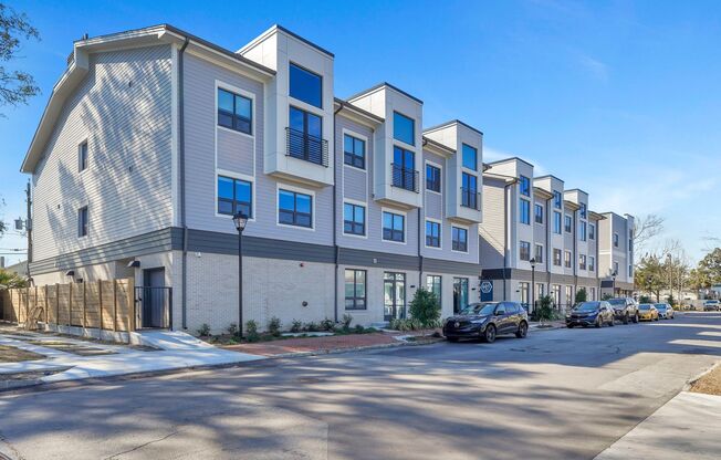 1 bed, 1 bath, 668 sqft, $1,790, Unit #212