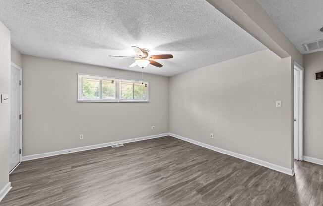Updated Two Bedroom near Downtown Smithfield, Updated, Granite, Carport, Pet Friendly!