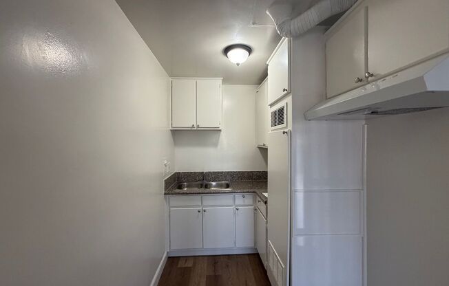 1 bed, 1 bath, 382 sqft, $1,595, Unit 7