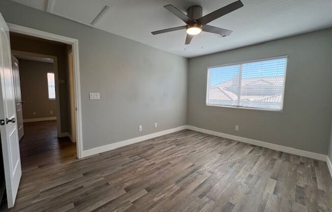 2 beds, 1 bath, $1,300