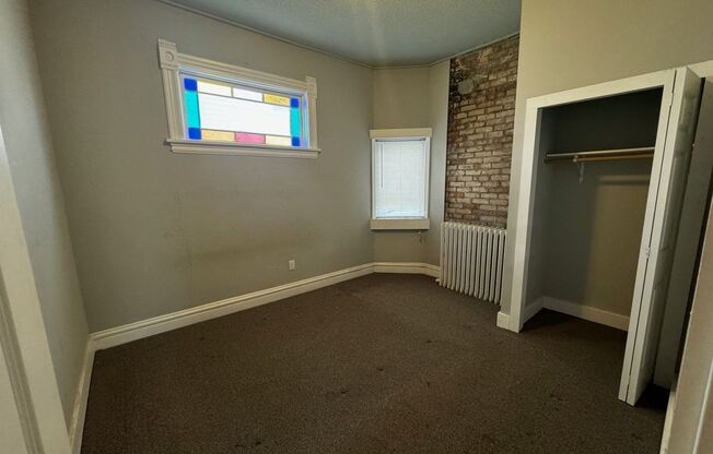 3 beds, 1 bath, $1,650