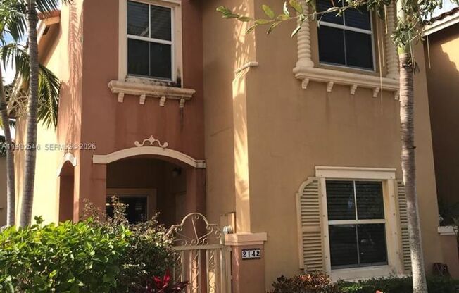 2142 SIENA WAY HOLLYWOOD, FL 33021