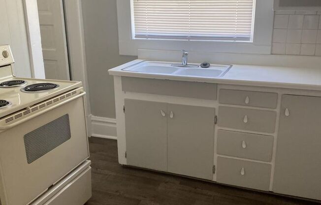 Cute 2 bedroom 1 bath
