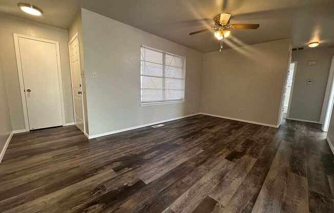 3 beds, 1 bath, $1,095